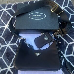 Black purse with coin pouch